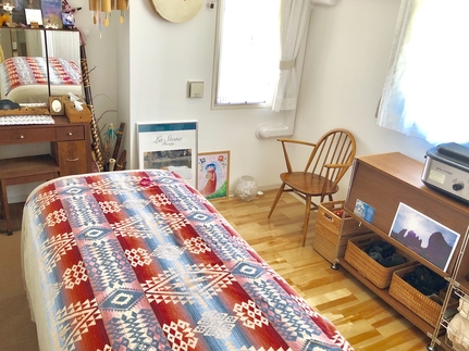 アンティークの椅子でお出迎え